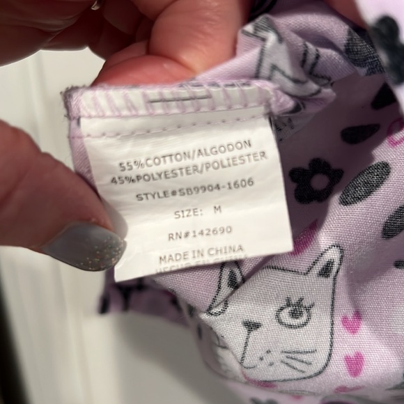 Women’s V-neck Cute Cats Scrub Top - Picture 3 of 3